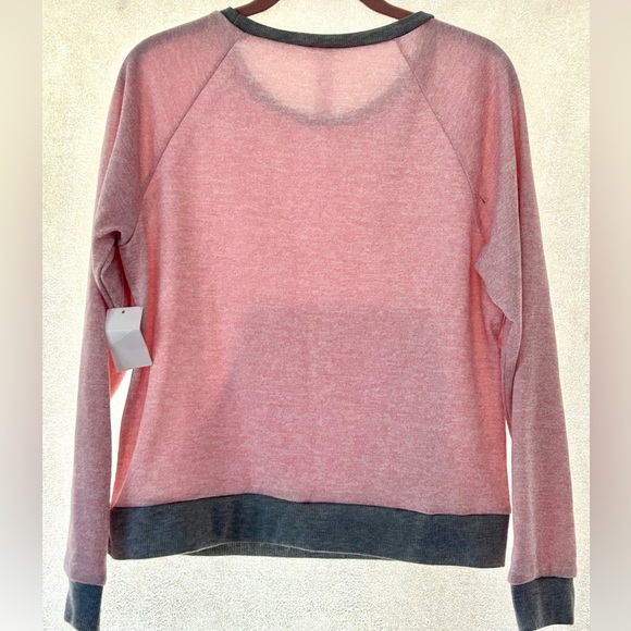 YMI Lightweight Crewneck Pocket Sweatshirt NWT size M Heathered Pink - Picture 3 of 8